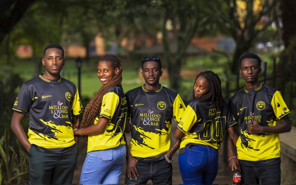 ALUMNI LEAGUES TROLL tweet media