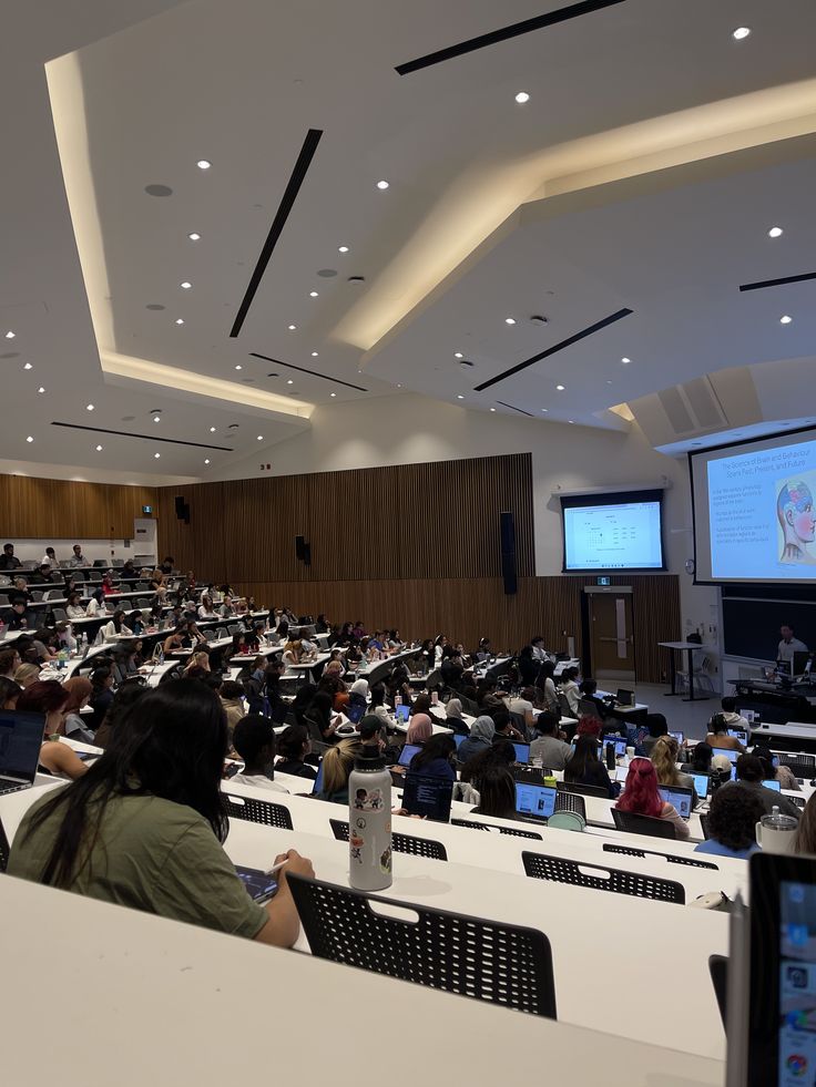 on vacation —Kyna 🌸 tweet media