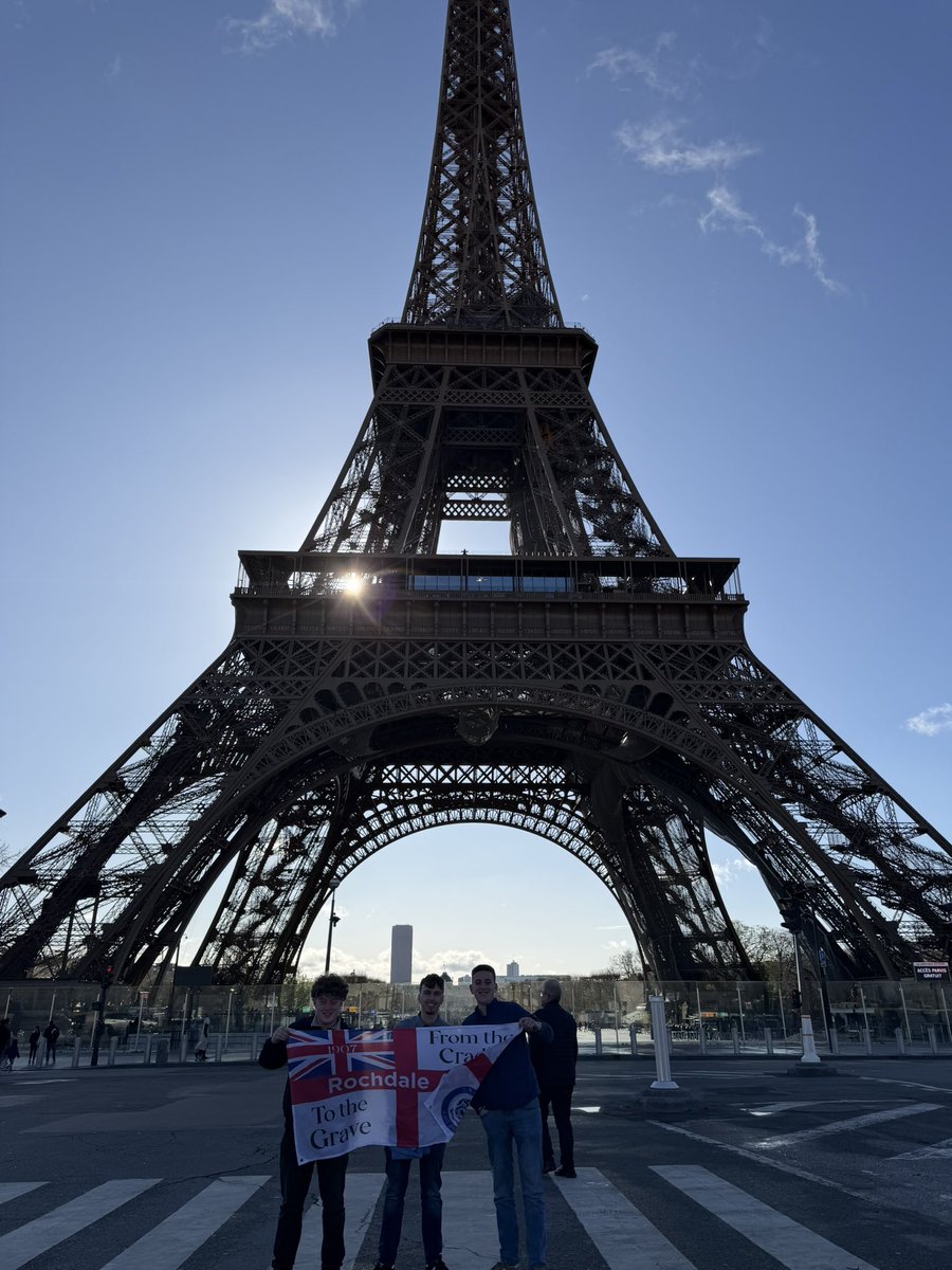 We’ve only gone and flew to Paris before Eastleigh away CMON THE BOYS 💙💙💙 <a href="/officiallydale/">Rochdale AFC</a>