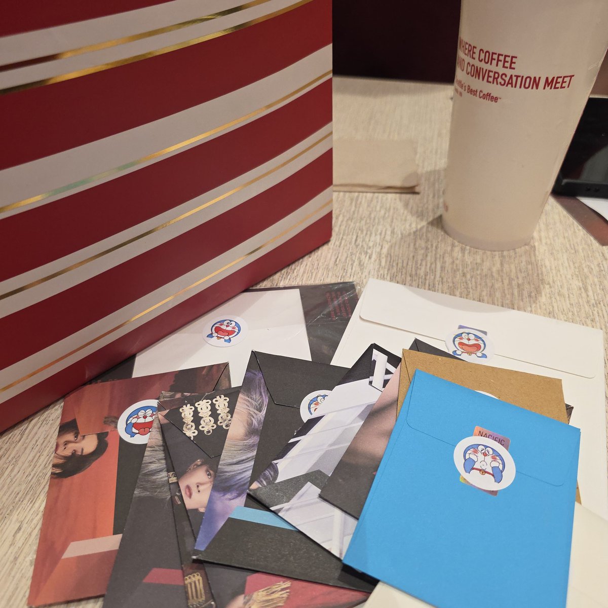 Mimilybeom's tweet photo. 📍 Seattle's Best Coffee

📌 no mobbing please, isa-isa lang po pasok. Baka mapaalis
📌 these were randomly packed. If you didn't get your bias, pls don't throw away. Give it to other atinys instead 

#InYourFantasy_MNL
#ATEEZinMANILA https://t.co/ODwF3L1ssT