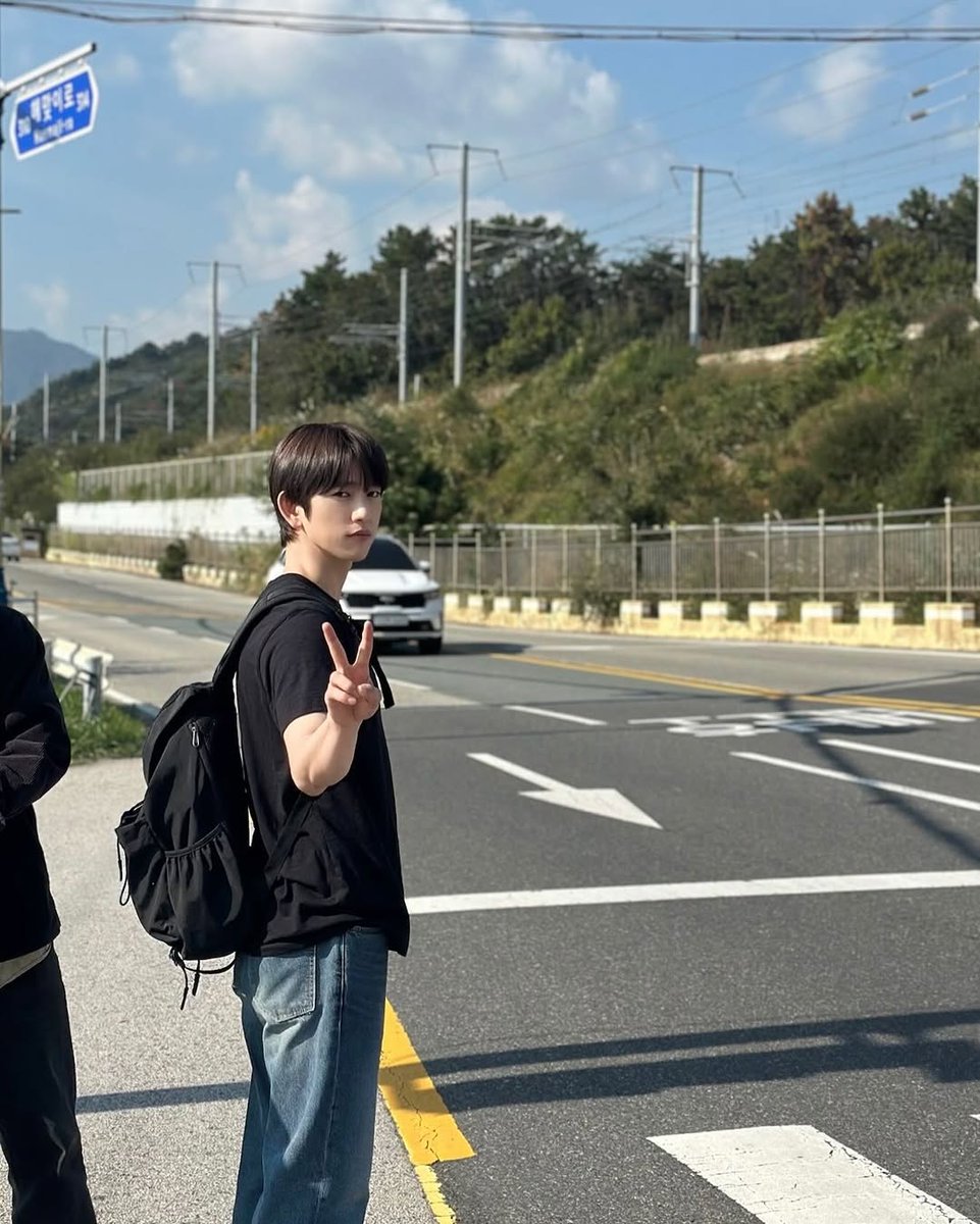 JustForJinyoung's tweet photo. 260314 Jinyoung IG post

jinyoung_0922jy: "#샤이닝 ✨ #StillShining"

https://t.co/7YXRVQgUik

#Jinyoung #진영 #박진영 #GOT7 #갓세븐 @JINYOUNG @GOT7Official @jinyoung0922_jp #JY_IG https://t.co/POl2DyMi2u