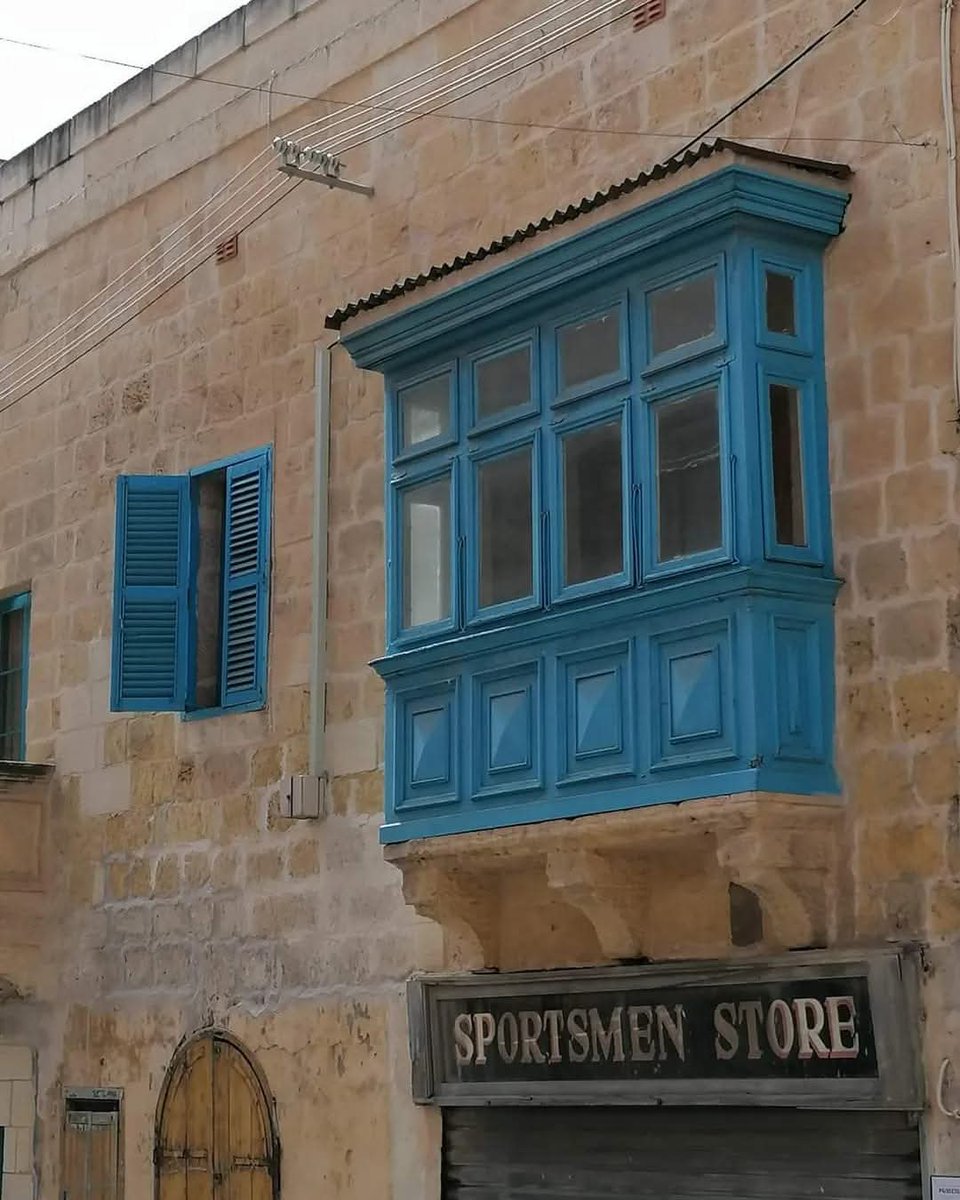 skymanuelima's tweet photo. #Victoria (#Il_Belt_Victoria) é a cidade capital da #ilha de #Gozo. Situa-se numa colina no centro da ilha e tem como principal atração a #Cidadela. À semelhança de outras cidades em #Malta, a sua arquitetura baseia-se na construção com pedra de cor amarelo. #travelphotography https://t.co/Tui6nox5ha