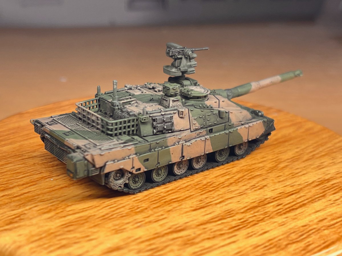 1/144  ヤークトキューマル

ようやく完成！
1/700以上のサイズでは初めての筆塗り迷彩やけどええ感じちゃうかな！
というか1/144自体初めてやな…

我ながら良くできとる
これで前日に徹夜せんで済むぞ…