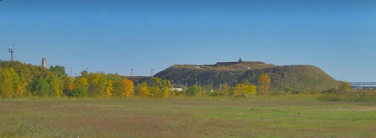 jembobineuse's tweet photo. @Strien9 Immerhin hat das neue Beobachtungsfahrzeug auf dem Hügel von Afipskiy (sogenanntes Pantsir) wiederholt eine gute Sicht auf das Feuer.
#YouHaveOneJob
https://t.co/tQ0FXlPEhs https://t.co/Vki0FT78rN