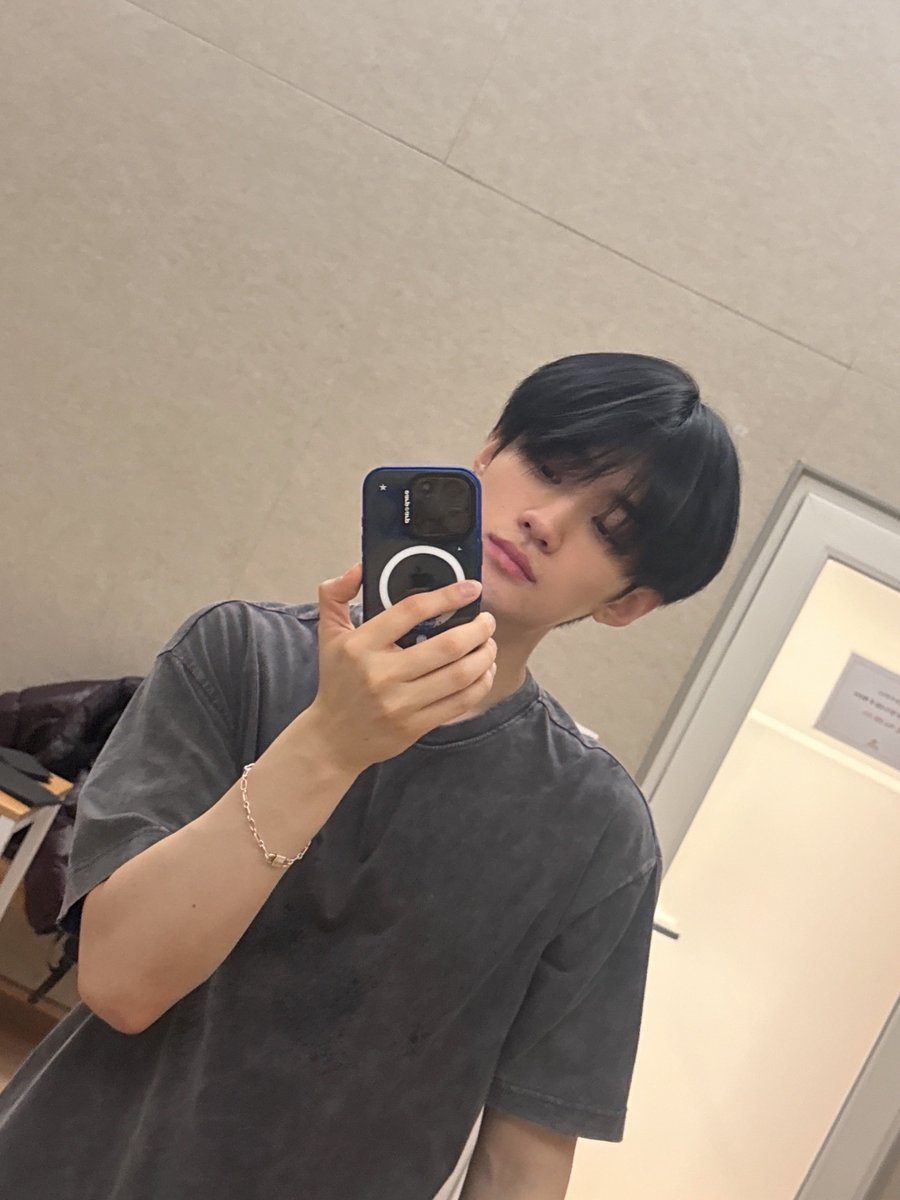 no context yongseung tweet media