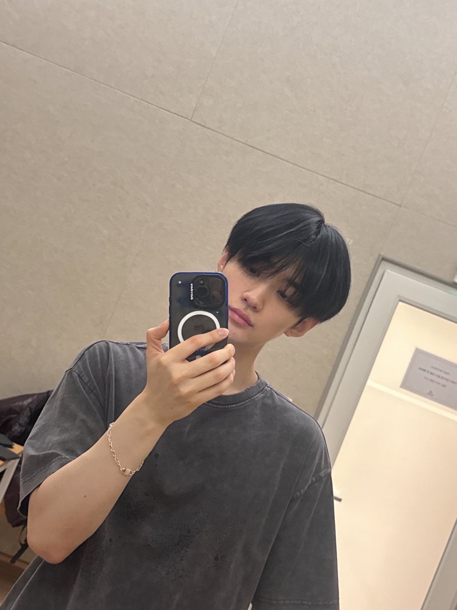 no context yongseung tweet media