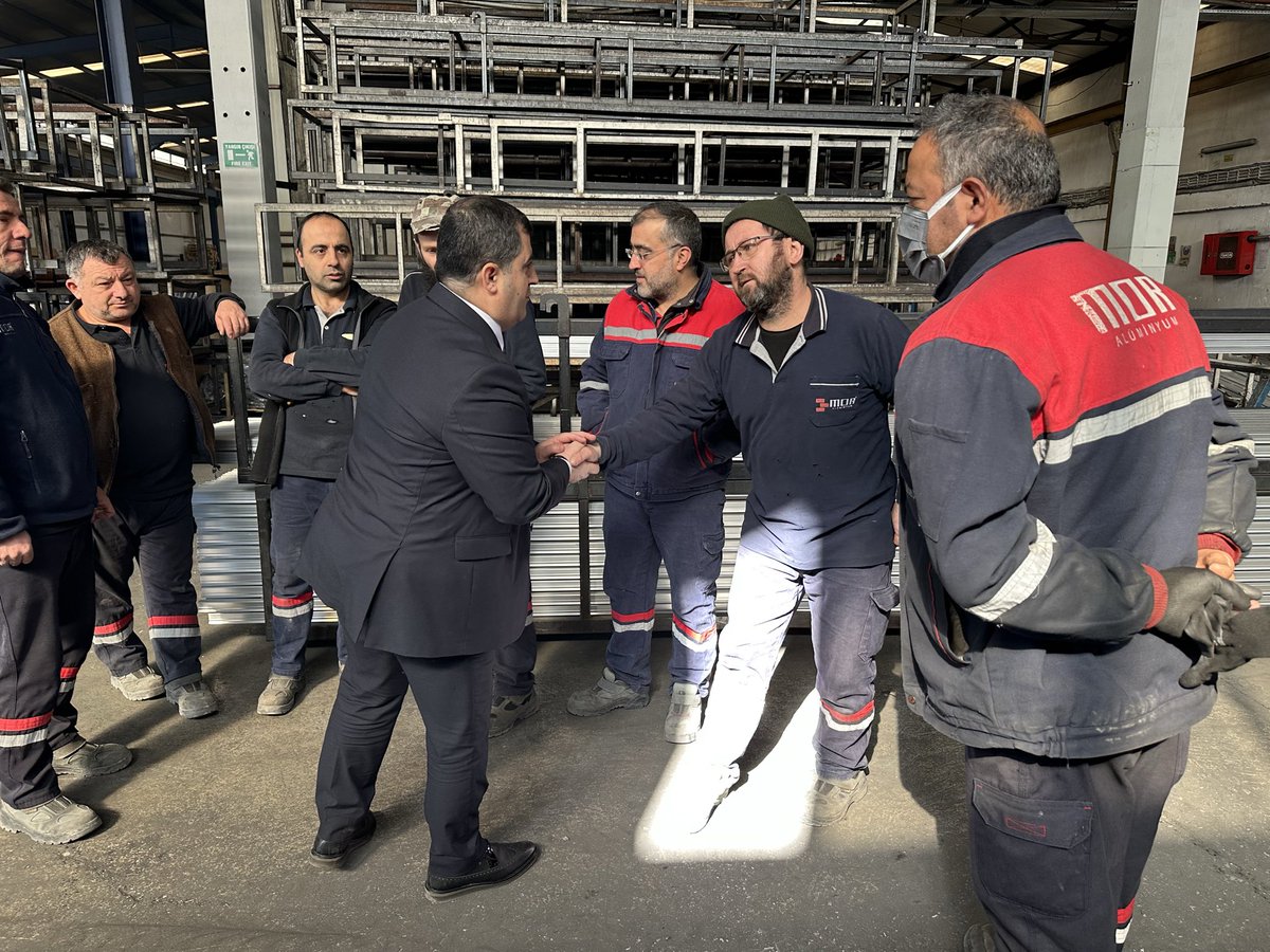 Türk Metal Sendikası Ankara şubemize bağlı MOR ALİMİNYUM  Fabrikası çalışanı arkadaşlarımızı ziyaret ederek yaklaşan bayramlarını kutladık.
Allah tutmuş olduğumuz oruçlarımızı kabul etsin.
￼#HayırlıRamazanlar
#TmsAnkaraSb
#ArkamızdaKocaDağ 
<a href="/AltundagUysal/">Uysal ALTUNDAĞ</a>