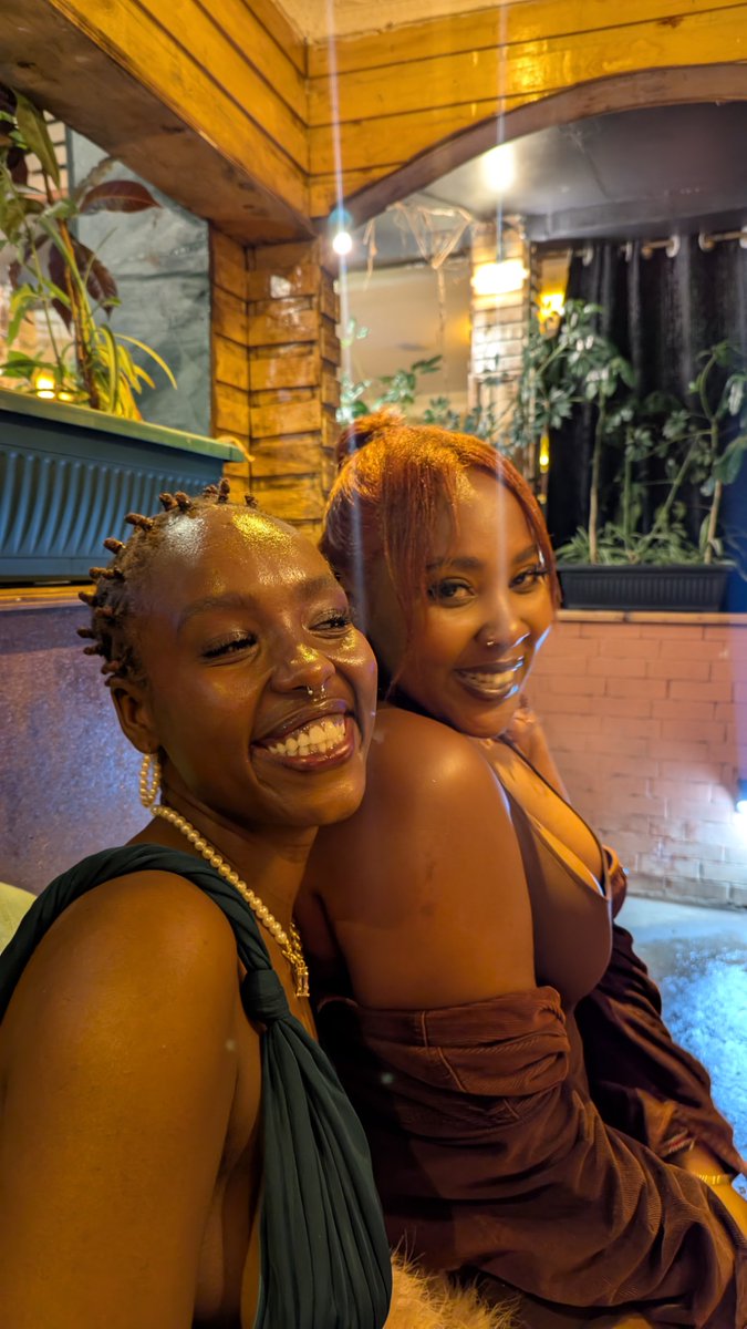 EL CHI 💋 tweet media