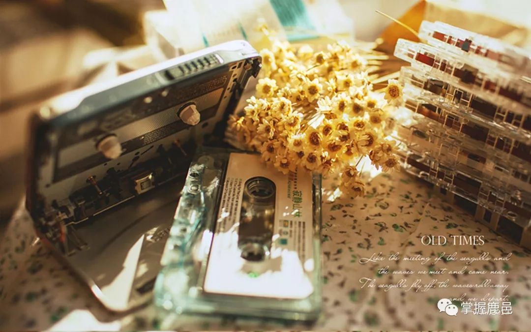 nes14jda's tweet image. "Sorting old stuff = Finding forgotten stories.  Organize a box today—you’ll laugh, you’ll smile, you’ll feel warm. #DeclutterWithJoy"