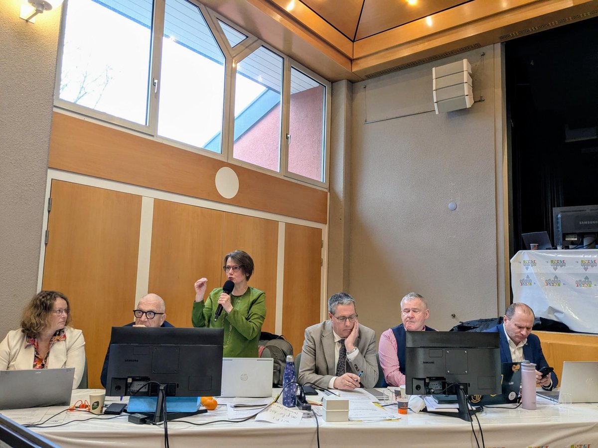 Les « fiançailles » sont une étape transitoire : les paroisses gardent leur statut actuel, les comptes restent séparés ou mis en commun sur des activités particulières, et les ajustements territoriaux possibles en attendant la décision finale du Synode sur la carte des paroisses.