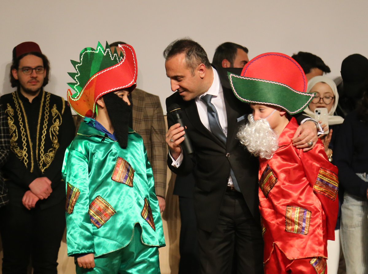 İki Nesil Bir Ramazan: Gelenekler Üniversitemizde Yaşatıldı 

Gümüşhane Üniversitesi Turizm Fakültesi tarafından düzenlenen “İki Nesil Bir Ramazan: Geleneklerimizi Birlikte Yaşatıyoruz” etkinliğinde, Ramazan’ın paylaşma, dayanışma ve kültürel miras boyutlarını birlikte yaşadık.