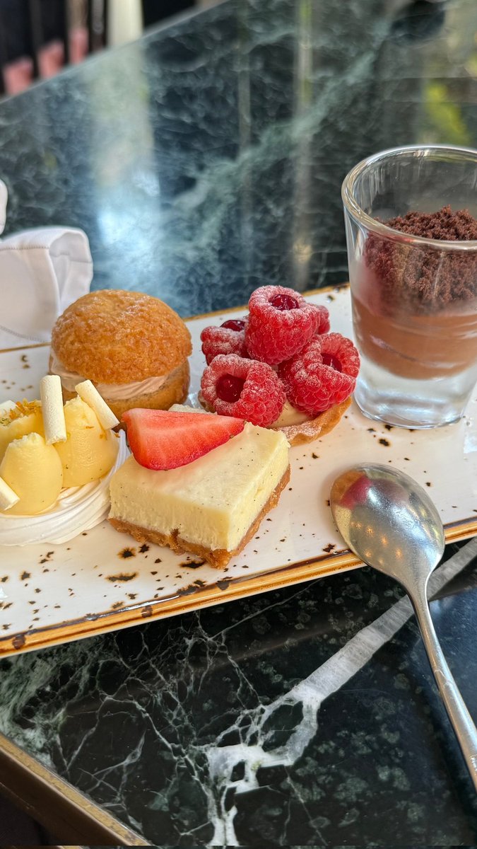 With love, ʏɘꟻ tweet media