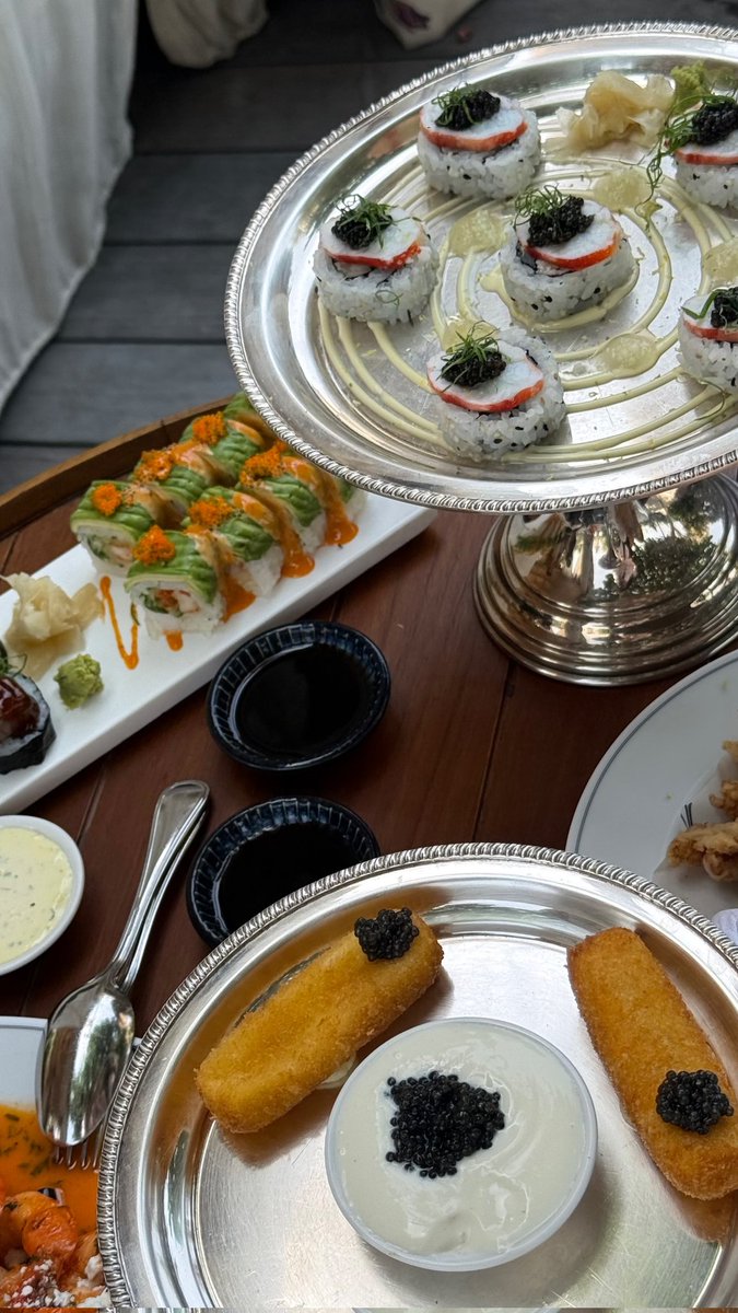 With love, ʏɘꟻ tweet media