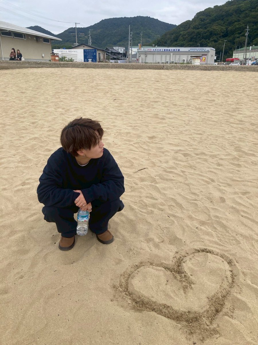 そ tweet media