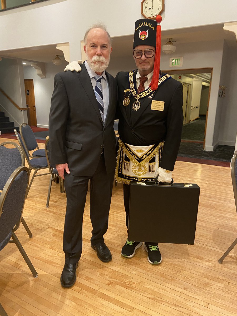 lodgela42's tweet photo. Worshipfuls Barry Goss and Laurent Khayat may not share the same adoration of Masonic regalia, but they do, in fact, share the same adoration of Masonic values.
#losangeleslodge42 #freemasonry #masonsofca #freemason #freemasons https://t.co/WYH9WFBmA0
