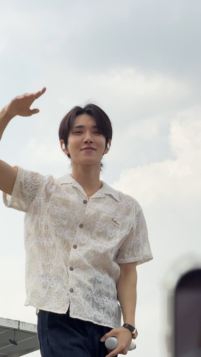 260314 — DAY 1  soundcheck 

หล่อจนสติหลุด จะชัก 😭😭😭😭

#NEW_BANGKOK #joshua