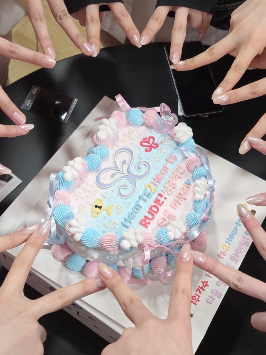 stella pics tweet media