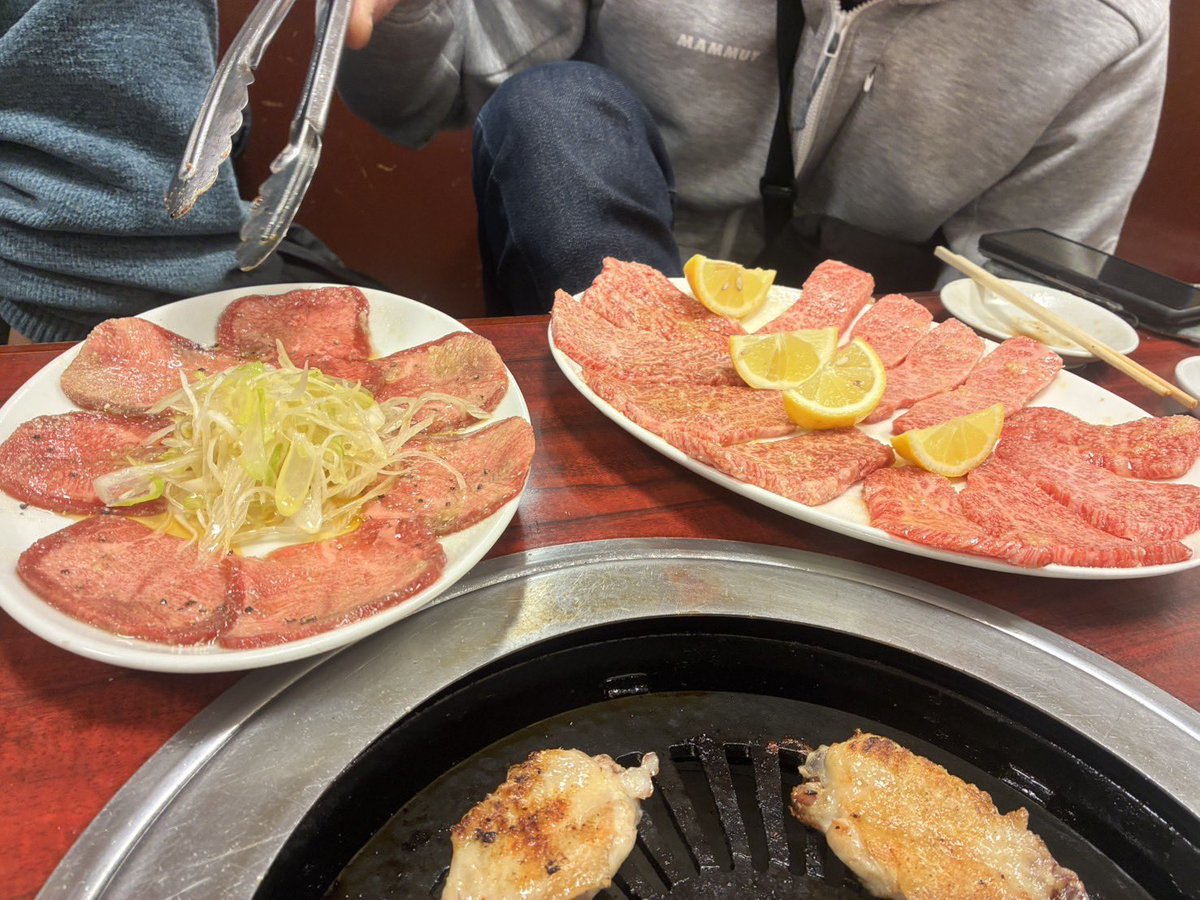 ankeina64's tweet photo. 昨日の焼肉〜！5500円のコースでめちゃくちゃすごいお肉達が食べれて幸せ〜😊
➕アラカルトとお酒入れても1人8000円
最後には、今日暇だからって言って駅まで送迎してくれた！なんてホスピタリティ最強すぎるww
ご馳走様でした！絶対にまた行く🍖 https://t.co/I2pFAZbesm