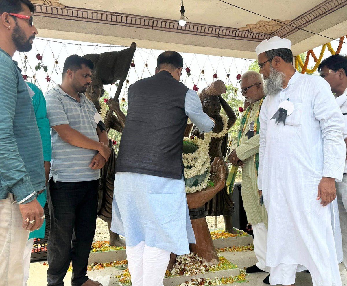 AITCofficial's tweet photo. On 14 March 2007, the soil of Nandigram was stained with the blood of innocent people when the CPI(M)’s armed cadres unleashed brutal violence. The pain of that dark chapter still lives on in the hearts of the people of Bengal.

Marking Nandigram Dibas, heartfelt tributes were paid at the martyr memorials in Sonachura and Gokulnagar, in the presence of martyr families and local residents.