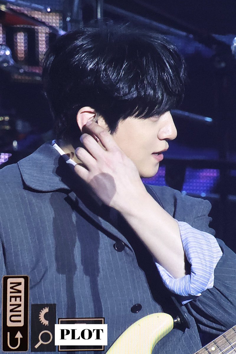 ๐๐ฅ๐จ๐ญ tweet media