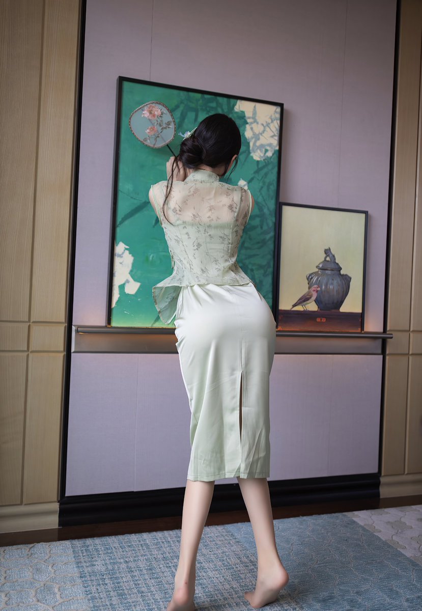 wuxingpiaochong's tweet photo. 大家不要误会
最近产能没提上来
都是以前的片子
———————
你们喜欢吗
#大连私房 0411 https://t.co/cfKCveEzC4