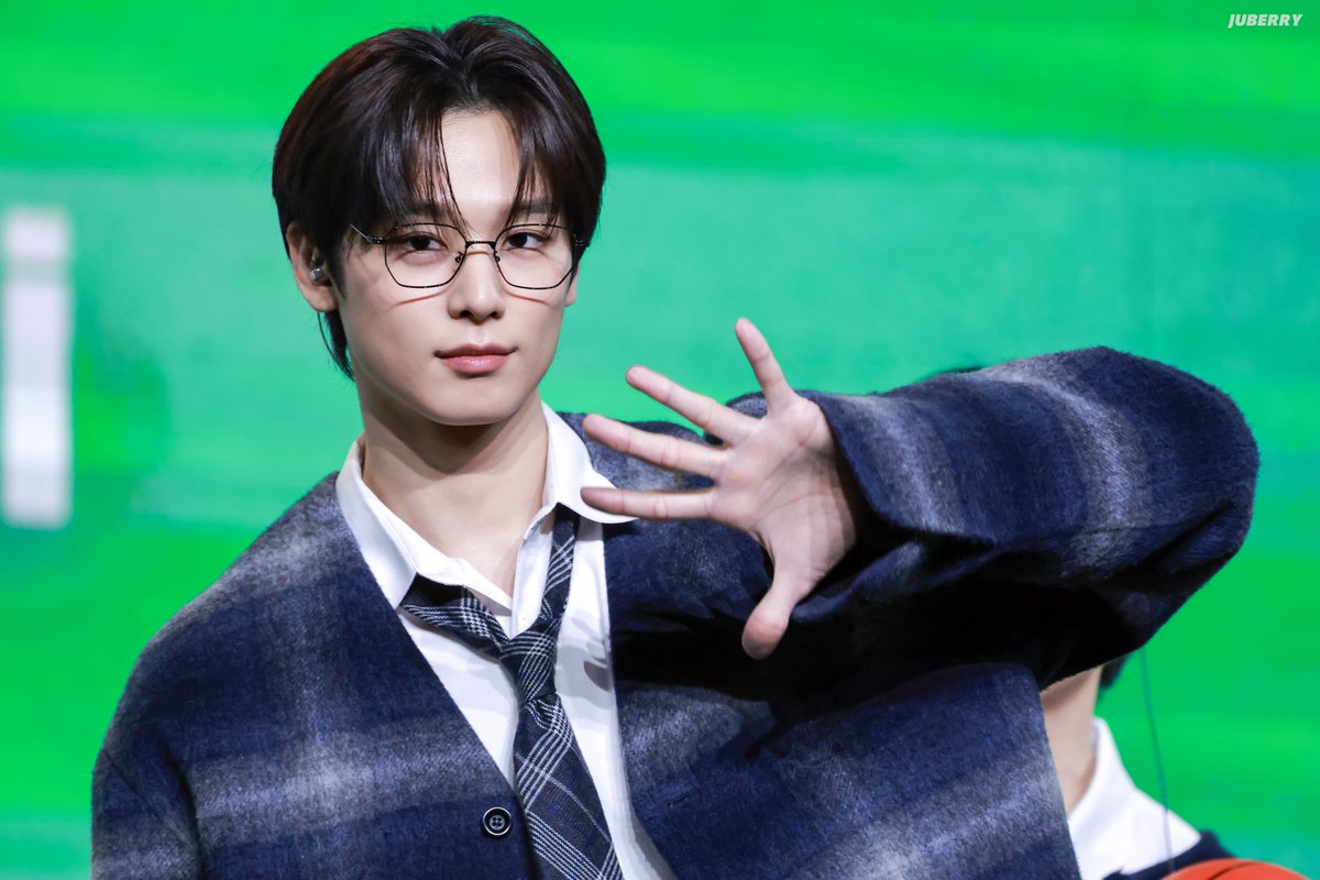 Juberry_115's tweet photo. 260125 상해 팬미팅 
안녕냥이～👋
#주연 #JUYEON
#더보이즈 #THEBOYZ https://t.co/kDPNu051Sb