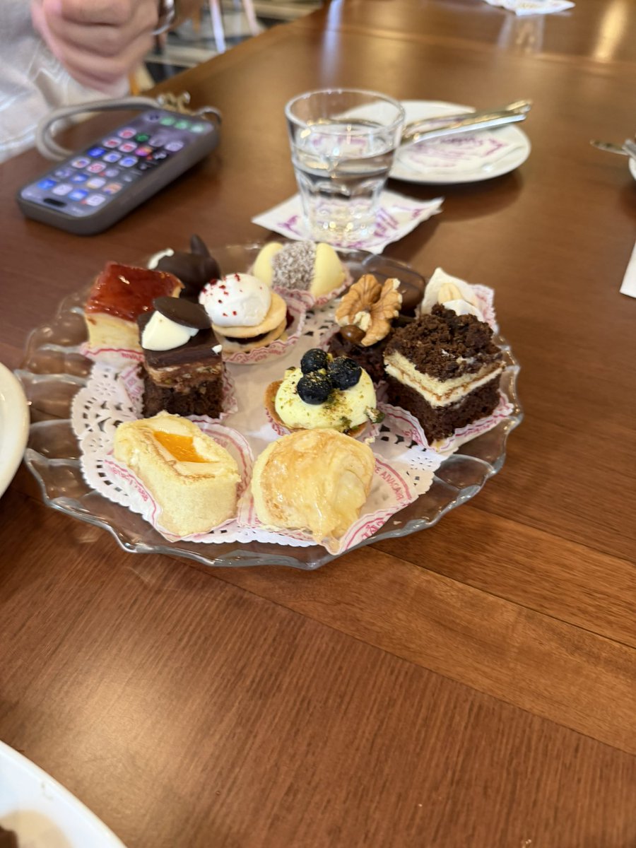 ifoundpeter's tweet photo. Buenos Aires sweets! https://t.co/81nfOpABUW