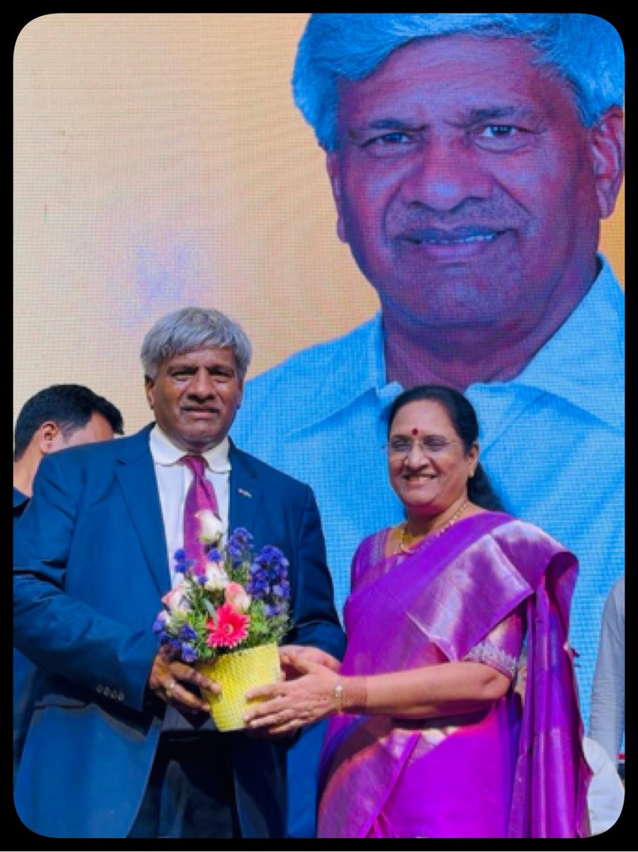 ఆంధ్రప్రదేశ్ ప్రభుత్వంచే ఉత్తర అమెరికా ప్రత్యేక ప్రతినిధిగా నియమితులైన మన ప్రవాసాంధ్రుల వారధి శ్రీ కోమటి జయరాం గారి ఆత్మీయ అభినందన సభలో పాల్గొనడం నాకు ఎంతో ఆనందంగా అనిపించింది.

ఈ సందర్భంలో ఆయనకు నా హృదయపూర్వక శుభాకాంక్షలు తెలియజేసాను.