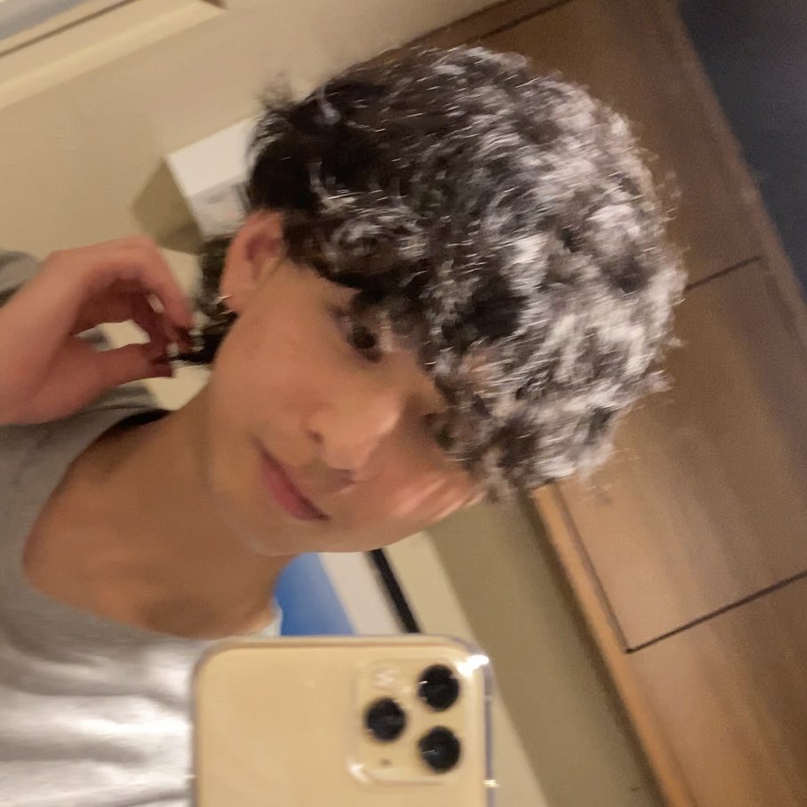 1qqx__'s tweet photo. 荒野行動で遊んでくれる友達ほしいです🥲

⚠️ほぼ初心者です。

20↑ / ︎︎ 👦🏻 / vc、discord ◎

#荒野行動してる人と繋がりたい https://t.co/K1RQW2lMNE