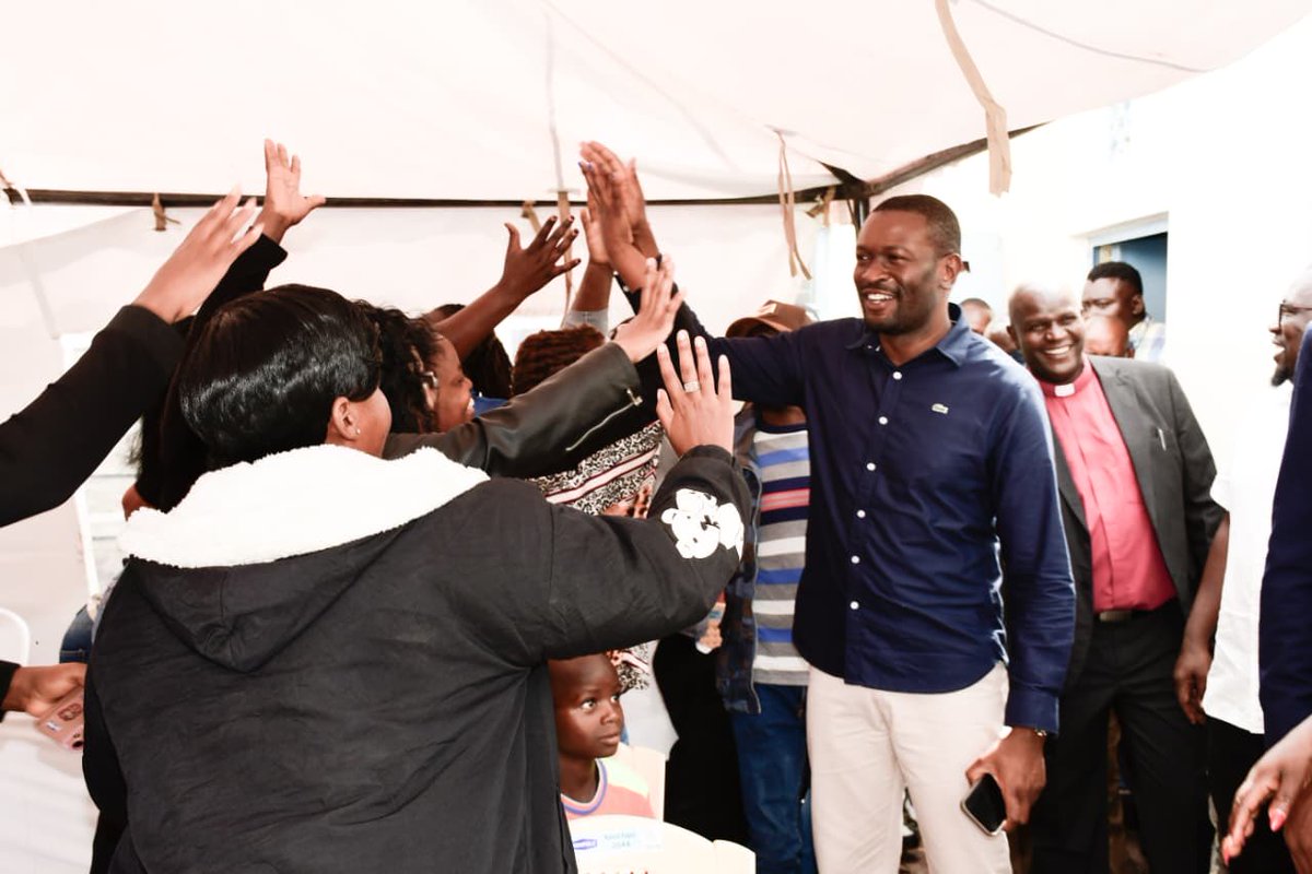JmJuma1's tweet photo. I told you, Sifuna is the life of the party! He walks into PEFA All Nations Cathedral in Ruai, and suddenly mass turns into a full blown celebration of Christ. 😂😂🙌🏾🙌🏾🙌🏾" https://t.co/FrJhczoMwX