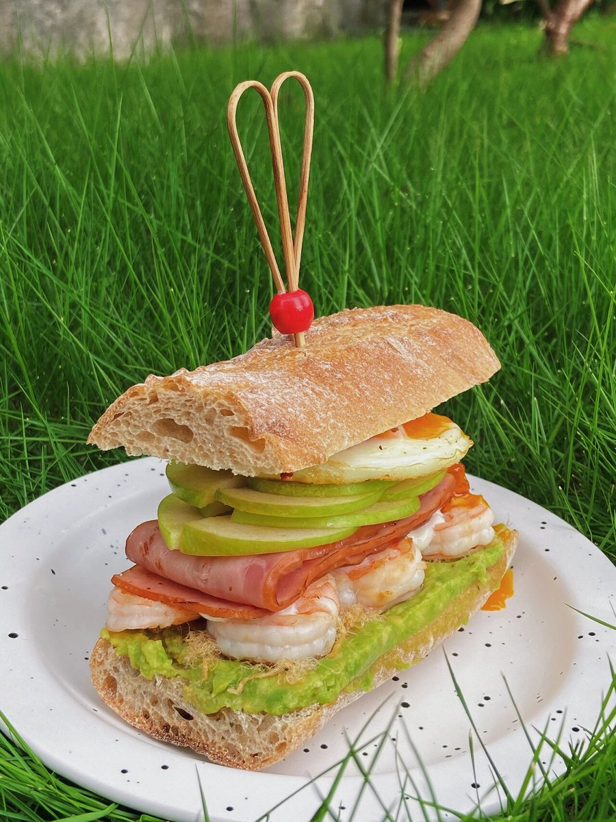 Лариса tweet media