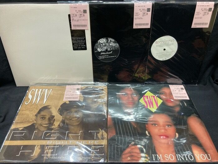 diskunion_SCMS's tweet photo. 3/14 (土) R&amp;B USED 12 INCH RECORDS 新入荷情報 

☆GROOVE THEORY の「TELL ME」をはじめ、D'ANGELO や MADONNA、MICHAEL JACKSON、MARIAH CAREY、TLC、SWV など、REMIX盤やリイシュー盤を併せた、R&amp;B 12インチ の 名盤を50枚以上、一挙入荷いたしました！

詳細はこちら
https://t.co/2tm7vvWzov https://t.co/wiHmydserp
