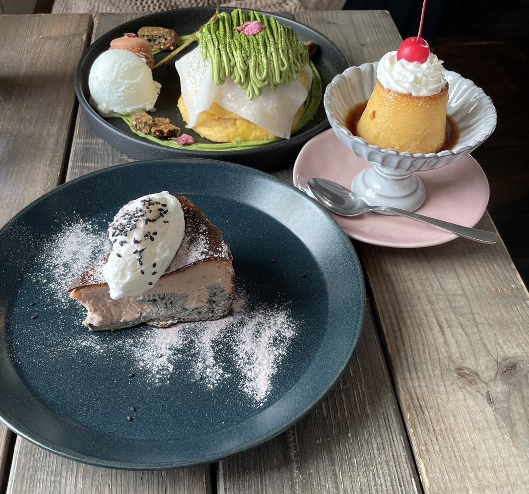 hideyuki561's tweet photo. 桜とゴマと硬めのプリン
良い休日、良いスイーツ https://t.co/ZzloOoeBNO