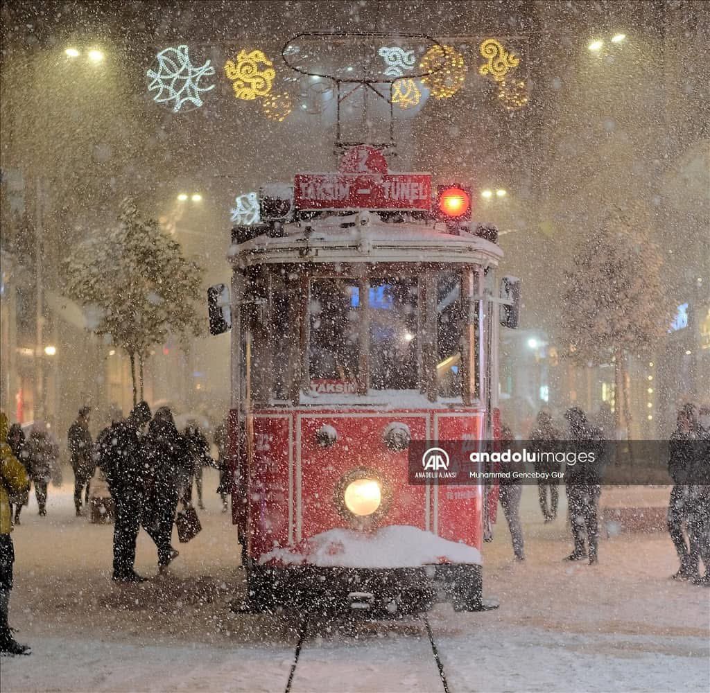 mgencebaytr's tweet photo. 4 sene önce bugün. 

📍İstiklal Caddesi, Beyoğlu. https://t.co/lK6PtAhd4k
