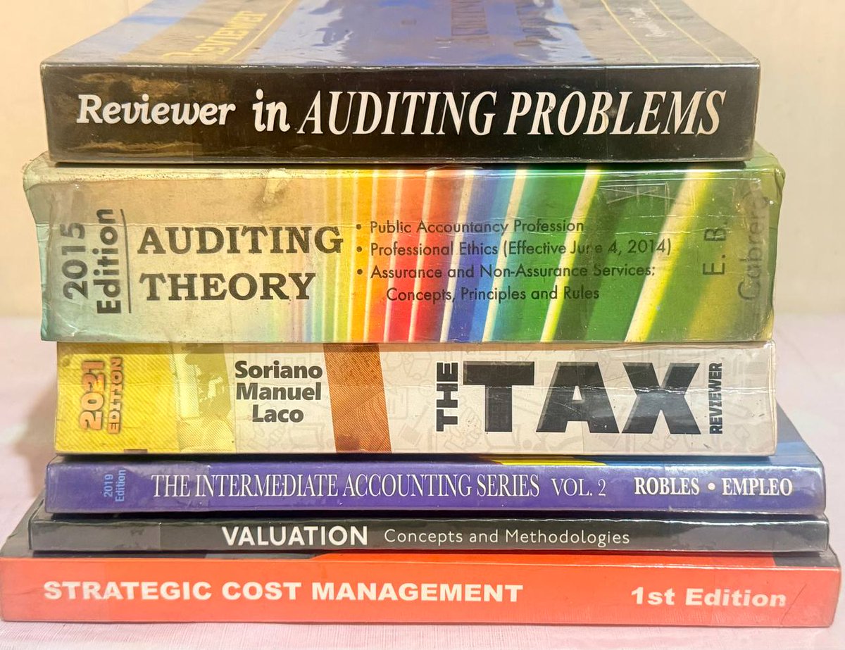 prstatlongletra's tweet photo. ito raw po ang set B ng free accounting books. napagod na siya magpakaestetik feeling q EME https://t.co/1xsETluMTk