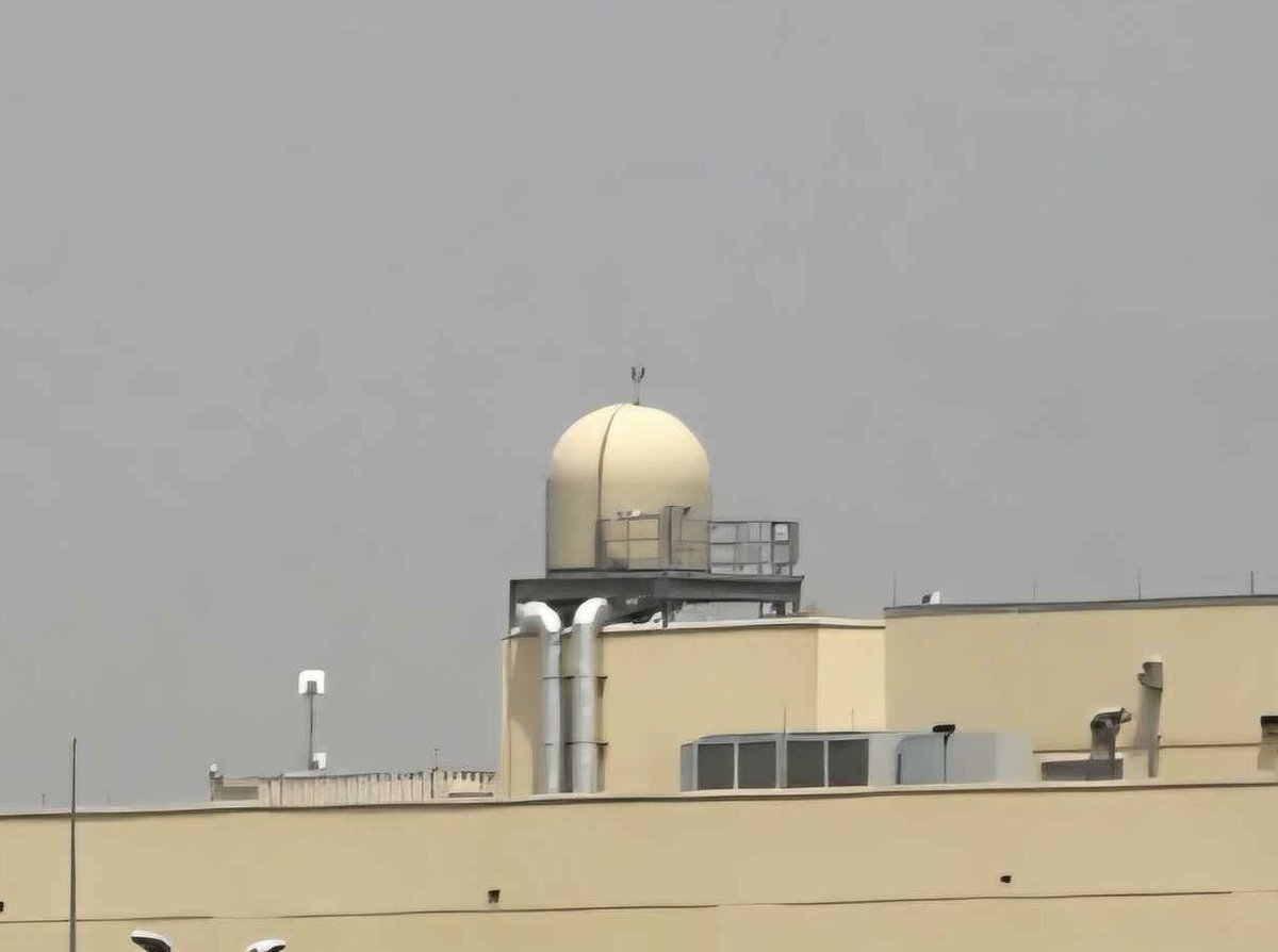 isik5's tweet image. I don’t think people realise how big a C-RAM system is.
 
It’s a ground-based air-defence battery with radar and a 20 mm gun, not a portable device you mount next to an AC unit on a rooftop. 

It's likely deployed on the ground within the embassy perimeter.

Conclusion: The