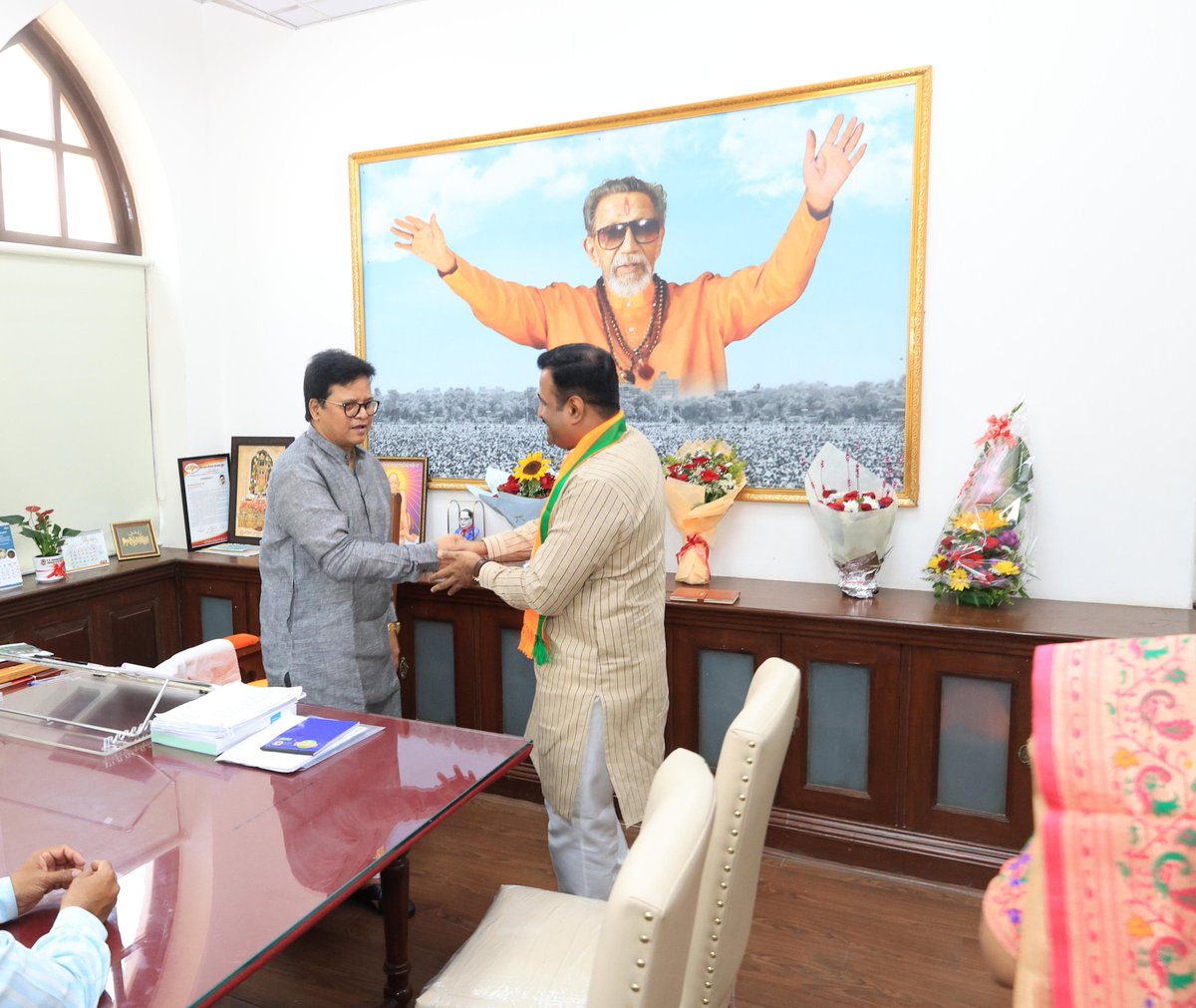 HarishBhandirge's tweet photo. मुंबई महानगरपालिकेच्या आरोग्य समिती अध्यक्षपदाचा पदभार आज स्वीकारला.
या निमित्ताने मुंबई महानगरपालिकेचे उपमहापौर मा. श्री. संजय घाडी जी यांची भेट घेऊन त्यांच्या शुभेच्छा व मार्गदर्शन घेतले.

#BMC #Mumbai #HealthCommittee #PublicService #BJPMumbai #Leadership #MumbaiDevelopment

@misanjayghadi