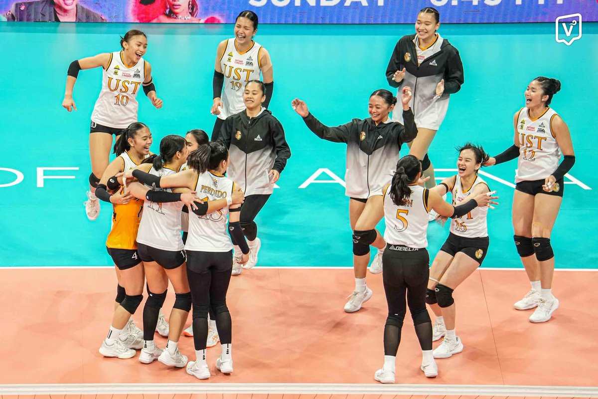 BIG WIN FOR THE TIGRESSES! 🐯

UST sweeps FEU in STRAIGHT sets (25-17, 25-18, 25-20) to close Round 1 with a 4-3 record.

It’s also the Golden Tigresses’ first win over FEU in the UAAP since Season 86 Round 1.

Congrats, Tigresses! #UAAPSeason88
