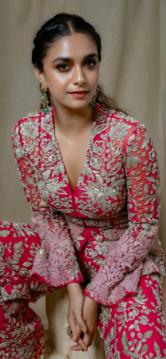 anjanasammu's tweet photo. Glowing Keerthy Suresh ❤😍🫶🏻

Good evening ❤😚 https://t.co/BhYFD5U2RD
