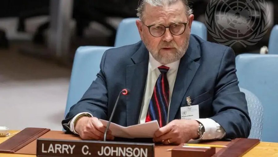 Eski CIA analisti Larry C. Johnson:

"Eğer İsrail bu savaştan sağ çıkarsa, Türkiye'yi hedef alacak ve suikastler düzenleyecekler.

İsrail tek başarı şansının Türkiye'yi bu savaşa dahil etmekten geçtiğini anlıyor.

Bildiğim bir ABD üssü var ki, orada artık hava savunma korumaları