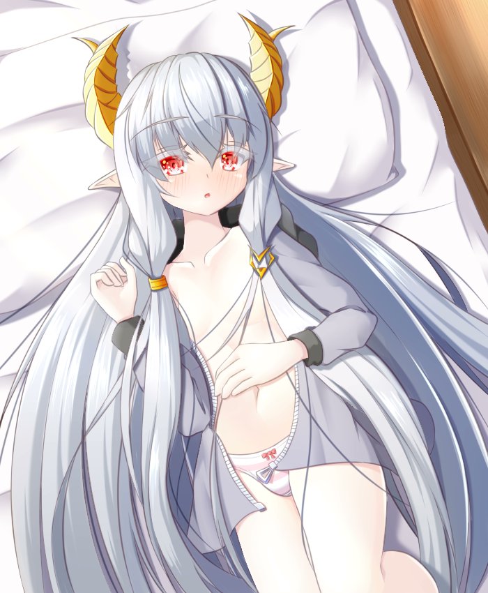 #ホワイトデーは銀髪白髪を愛でる日
ウチノコ 