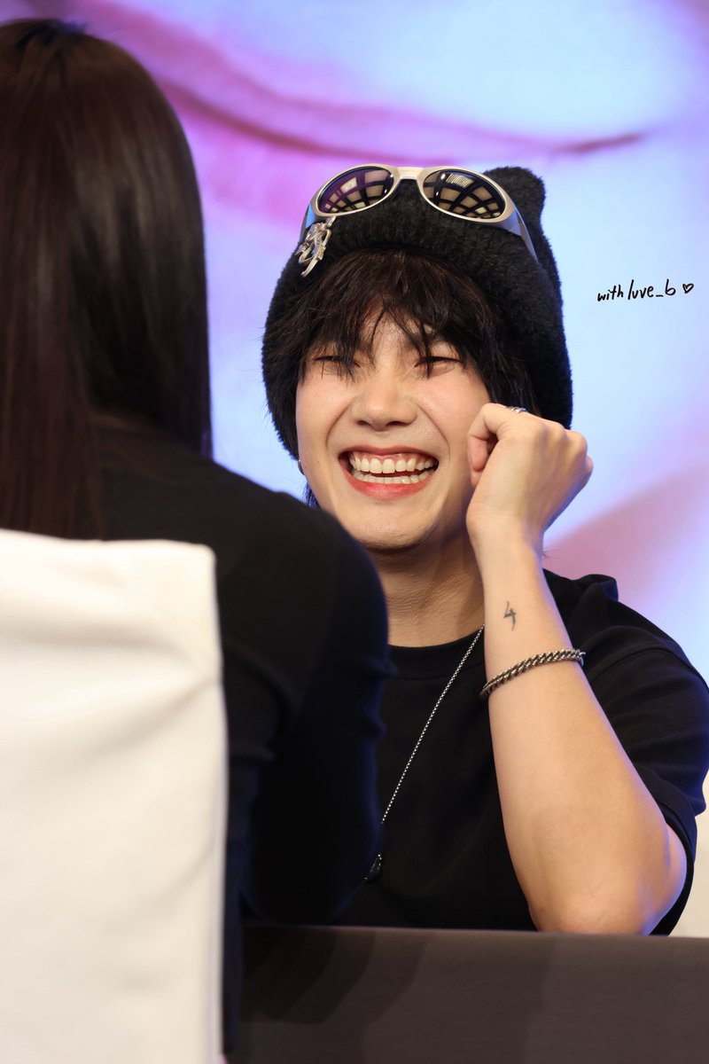 𝙭𝙪𝙚 ^•ﻌ•^ฅ♡ tweet media