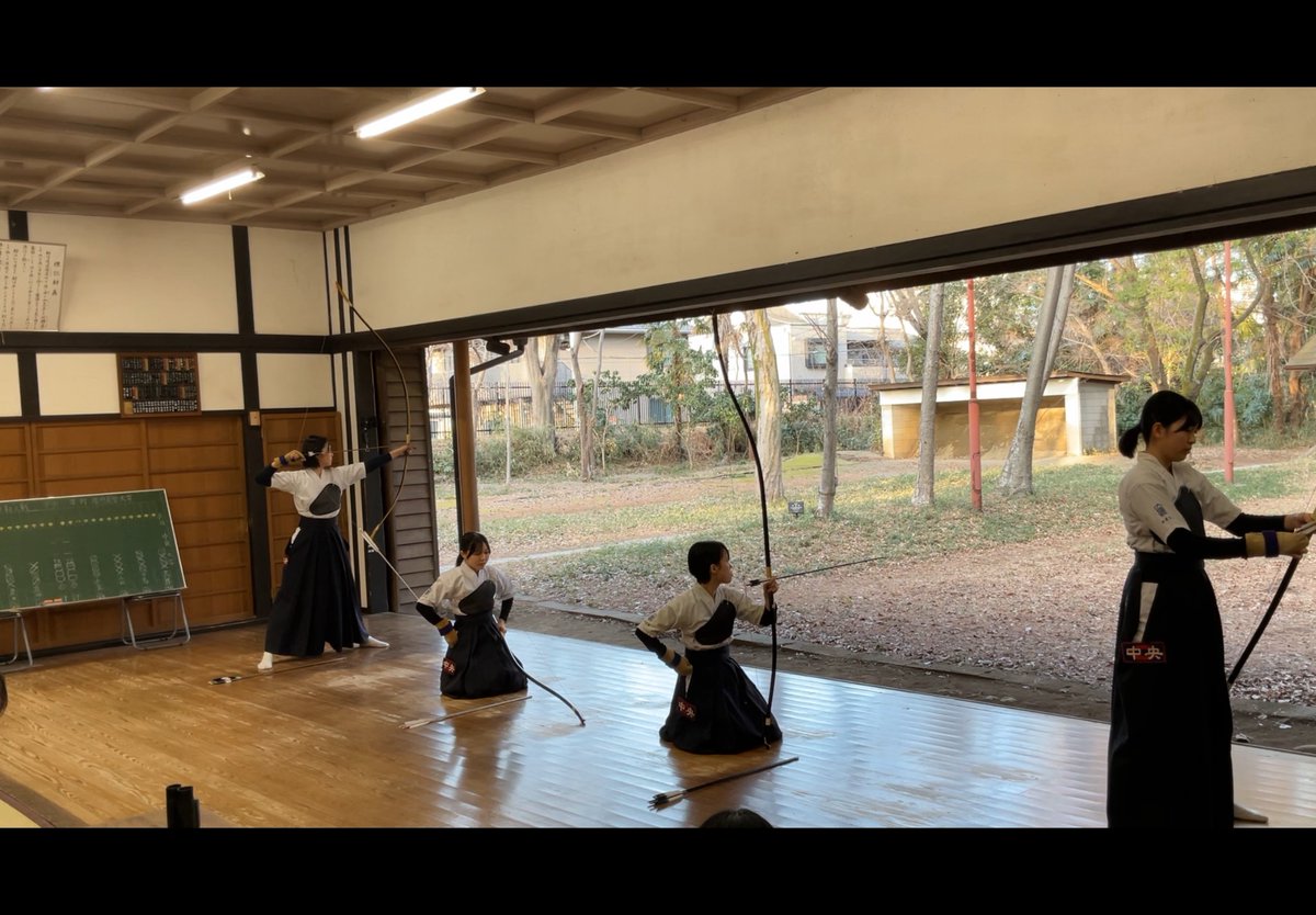 3月14日(土)
【女子試合結果】
第72期新人戦　第三回戦
対慶應義塾大学

中央大学　　　35中
慶應義塾大学　33中

本学の勝ちとなりました。
よって第四回戦への進出が決定いたしました。
