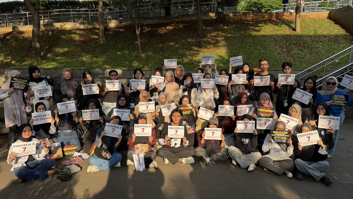 evxnli's tweet photo. [140326]
Thank you ENGENE INA. Ga nyangka bakal banyak yang dateng🥺🤍

DO NOT EXPLOIT THE LEGACY OF ENHYPEN
#BEACCOUNTABLE_BELIFT
#ENHYPEN_IS_SEVEN 
#HEESEUNG_STAYS https://t.co/4twgYV5iqA