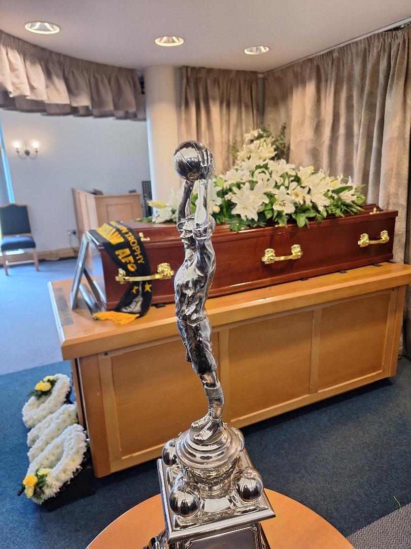 Mike Amos tweet media