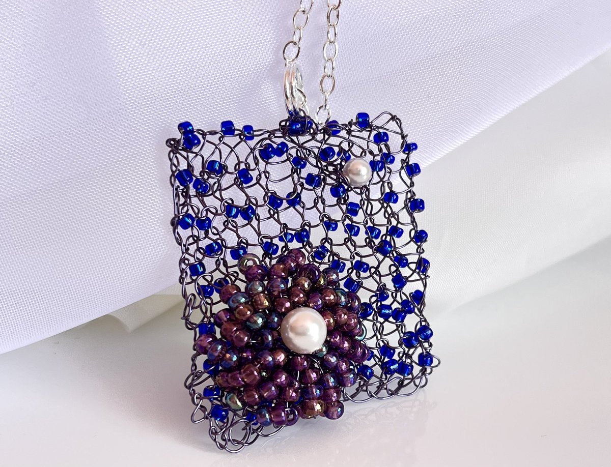 pearlysmith's tweet image. Two new and totally unique knitted necklaces added to my collection this week  - 

angelasmith.co.uk/copy-of-gem-st…
#ukgifthour #ukgiftam #shopindie