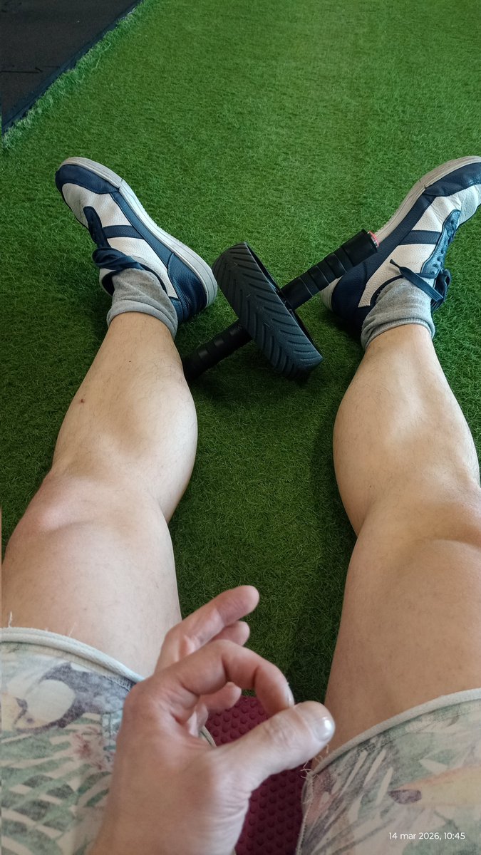 GooJunPyoPL's tweet photo. Brzuch można robić na dwa sposoby...kebabami albo na siłowni. Ja robię na oba więc jestem szczęśliwym człowiekiem :D #gym #gymcheck https://t.co/3iLqJea8n9