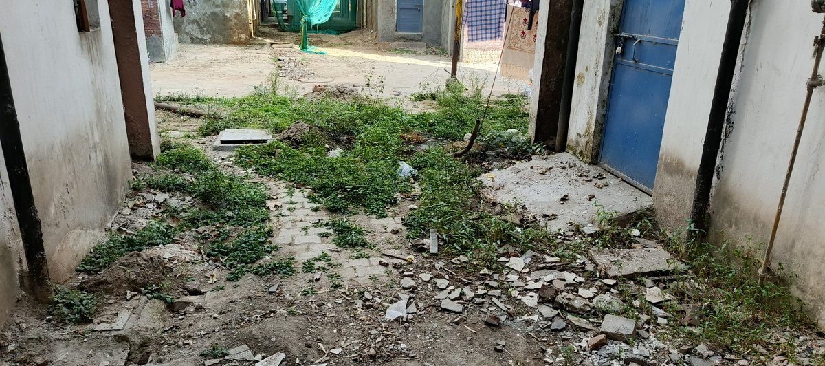 anish24290's tweet photo. @DGCPWD 
Repeated complaints on maintenance issues in a CPWD govt quarter (25-D Sector 4 Pushp Vihar) remain unresolved. Open jammed manhole causing unhygienic conditions and mosquito breeding. Complaints often shown “attended” without rectification. Serious health concern. https://t.co/pfIQLonalL