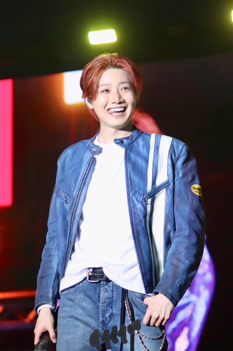 𝟵𝟵𝟵𝟵^^ tweet media