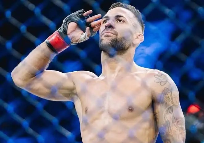 GxlDeFekir's tweet photo. Esta noche en torno a las 22:30 debutará en la UFC un español, Hecher Sosa (Lanzarote) se merece el mismo apoyo que Ilia. Así que todo el mundo que le guste el deporte y siga a Ilia hoy tiene una cita con el 🥊🇪🇸 https://t.co/r8vunkI17X